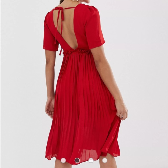 ASOS— Boohoo midi plunge dress - Picture 3 of 8